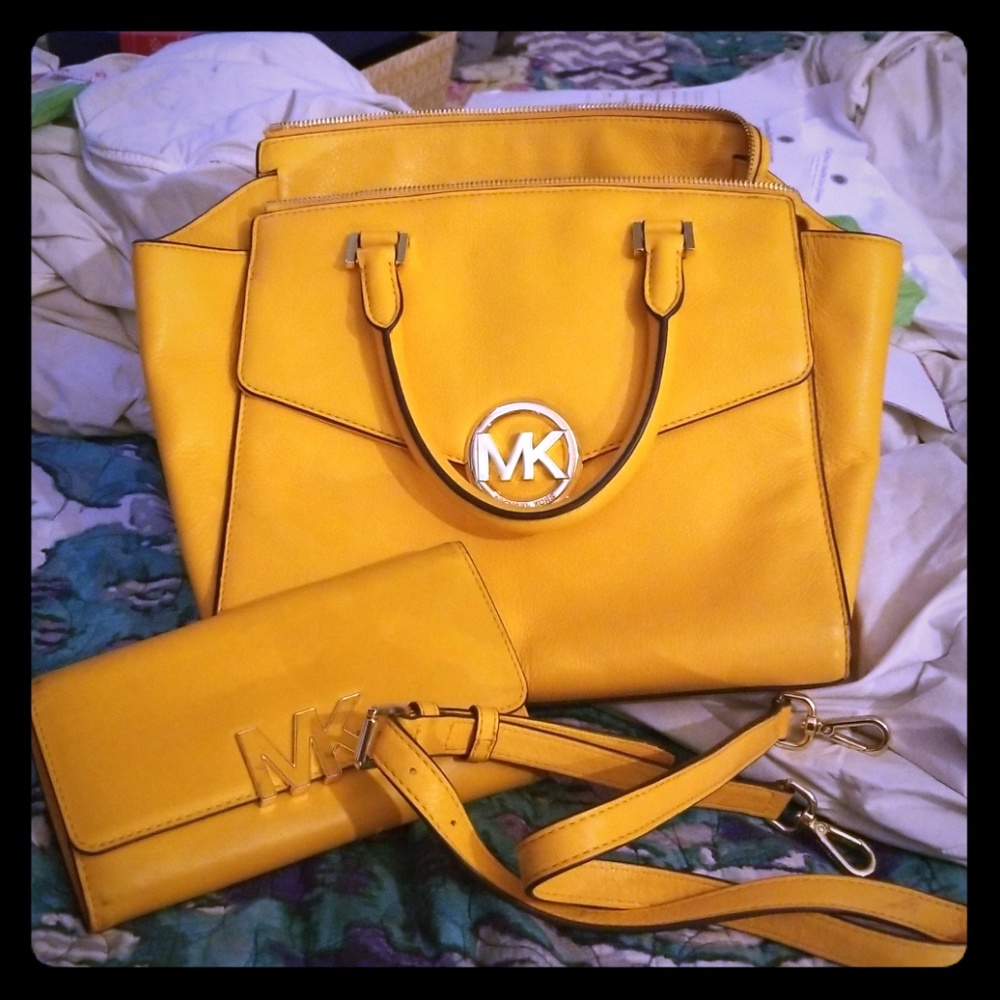BUNDLE ALERT: Michael Kors Yellow Hudson Satchel